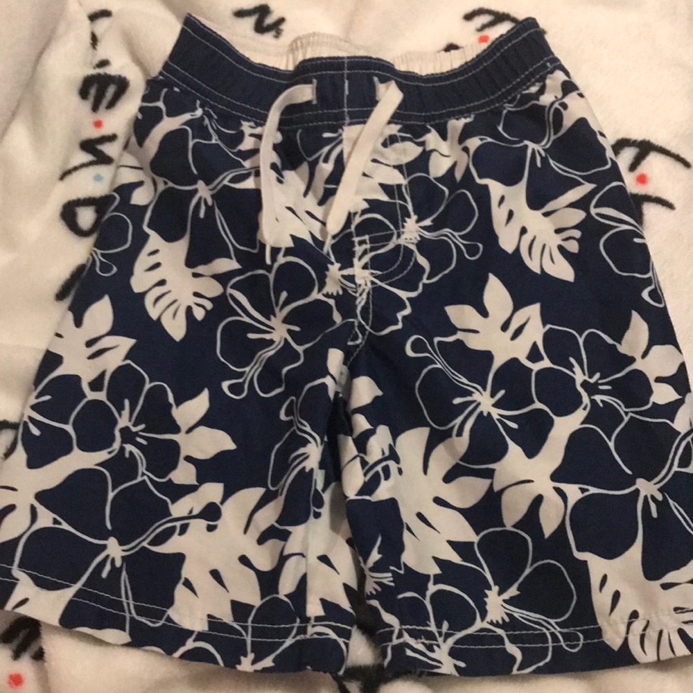 Summer time!!! Boys swimming trunks ❤️💚❤️💚